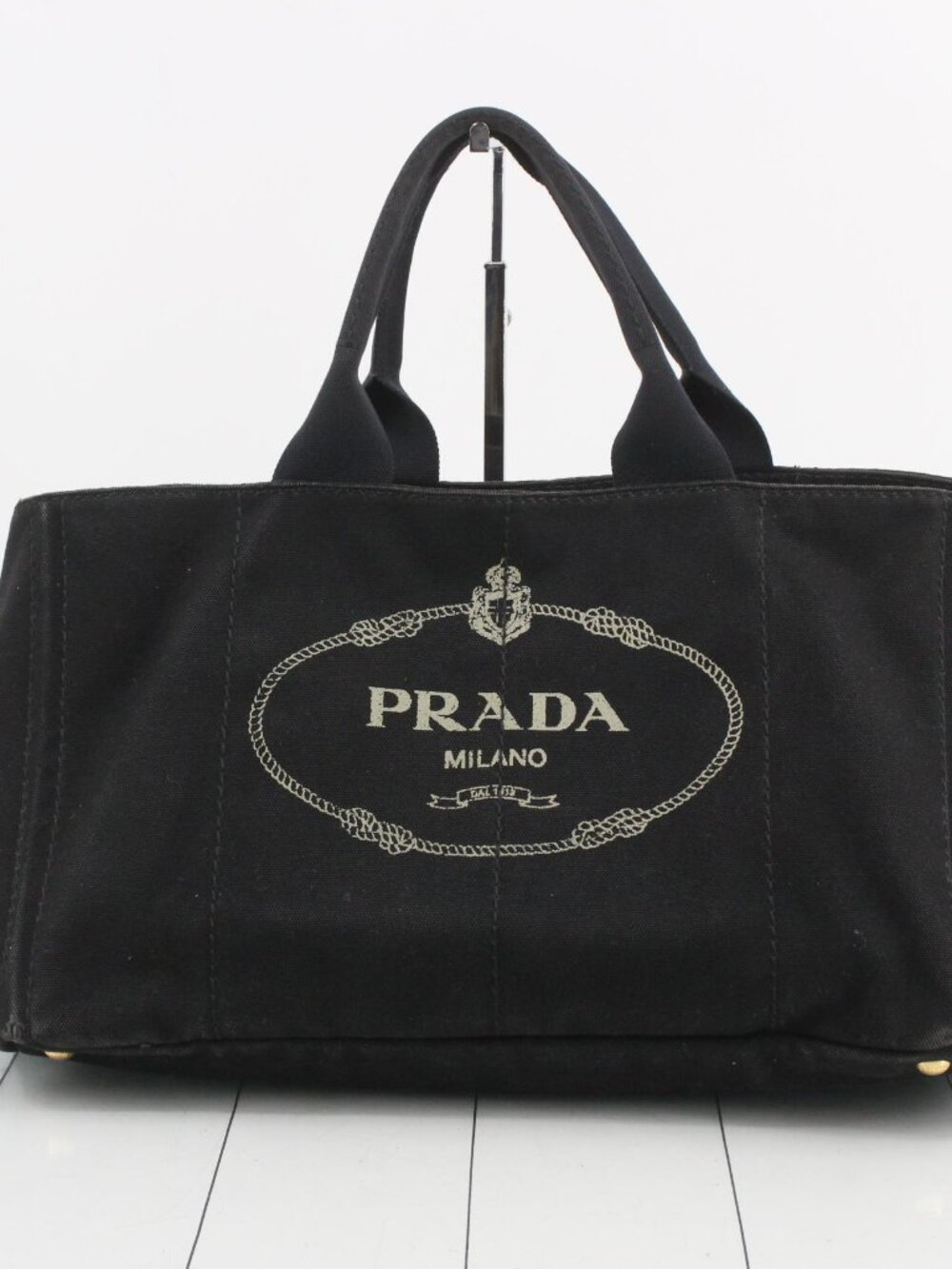 Prada Canapa